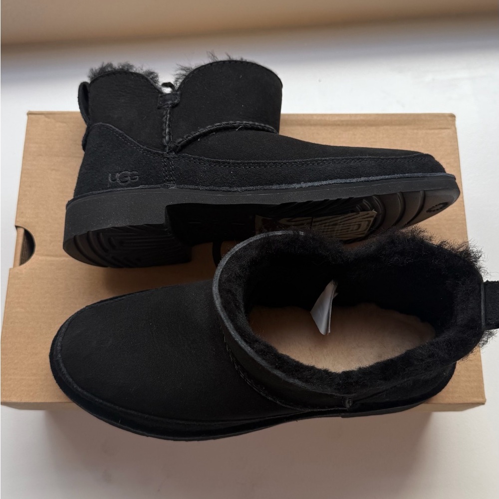 NWT Ugg Melrose Boot - Picture 3 of 11